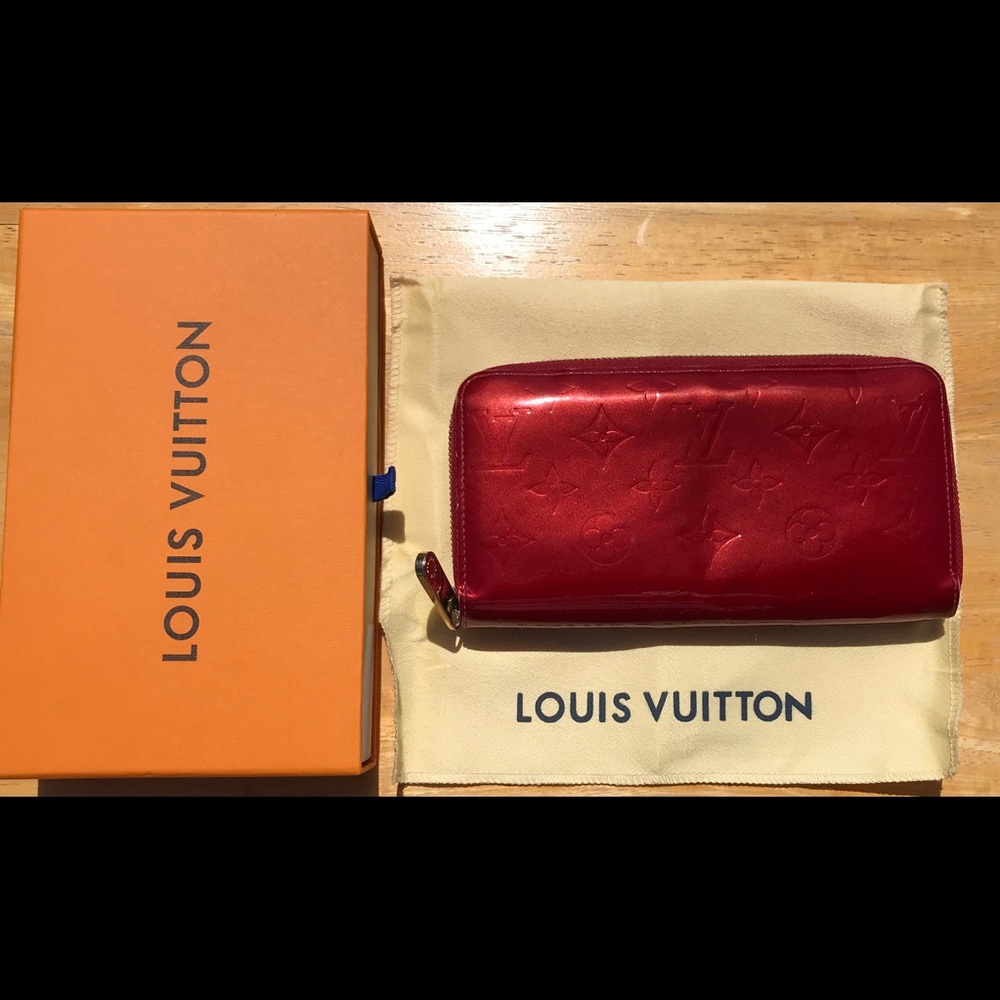 Louis Vuitton Red Monogram Vernis Zippy wallet